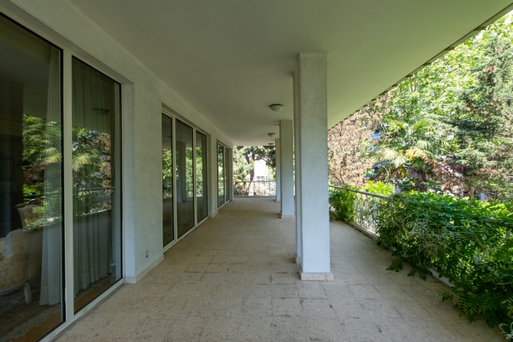 Upper level frontside balcony