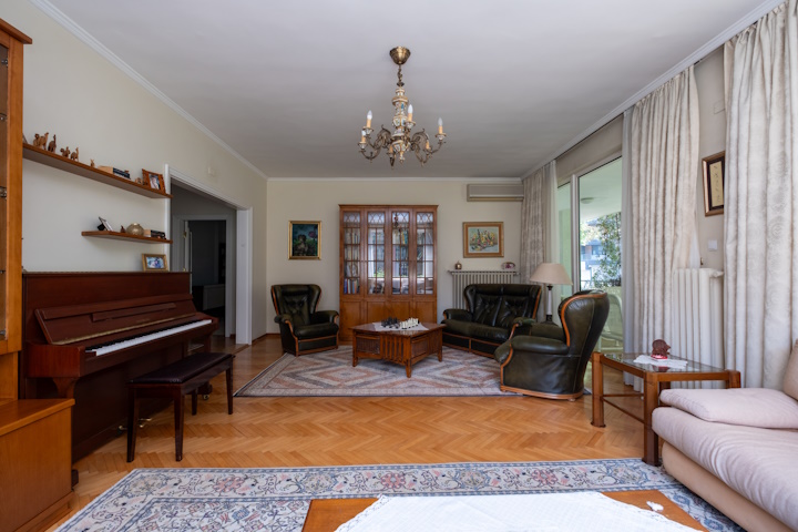 Mid-level casual sitting area