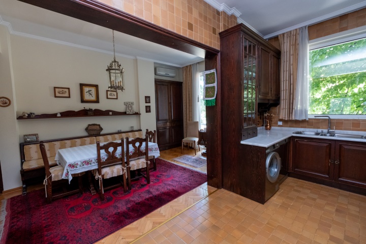 Casual dining area of the villa