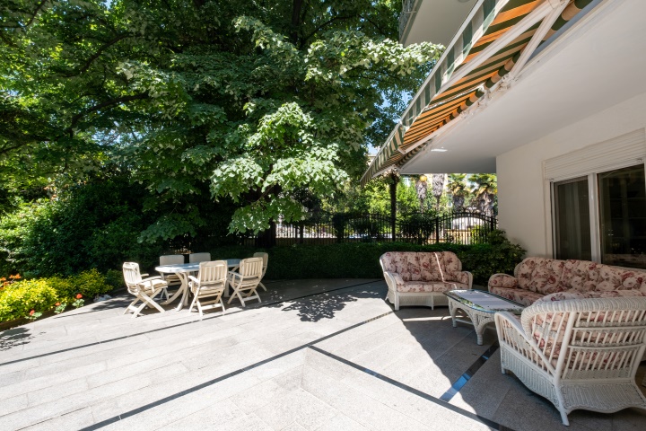 Garden terrace sitting and dining areas